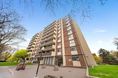 Condo Apartment in Toronto