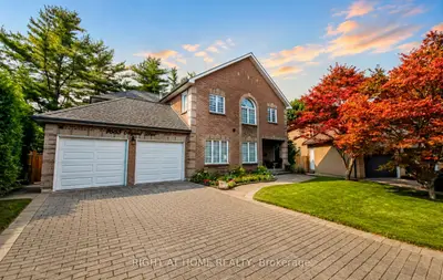 1665 Asgard Drive, Mississauga, On L5e 3g5