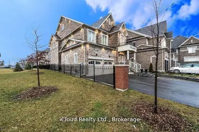 27 Tysonville Circle, Brampton, On L7a 4a6