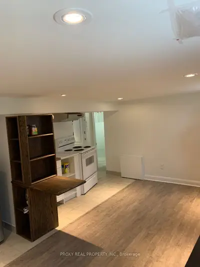 39 Winston Park Boulevard Bachelor, Toronto, On M3k 1c1
