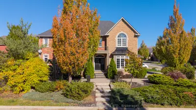 2211 Glencairn Road, Oakville, On L6m 4s1