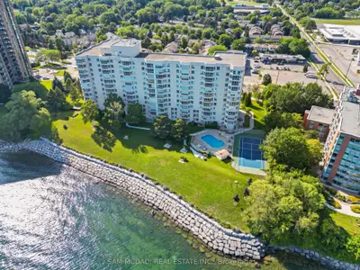 Condo Apartment in Burlington