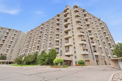 300 Mill Road D19, Toronto, On M9c 4w7