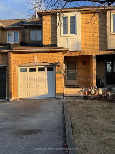 Att/Row/Townhouse in Burlington