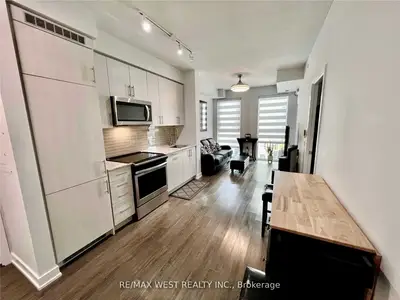 4085 Parkside Village Drive 1606, Mississauga, On L5b 0k9