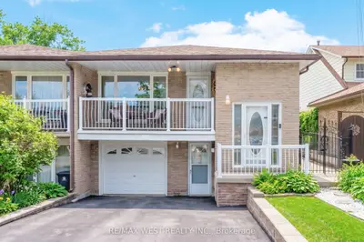 Semi-Detached in Mississauga