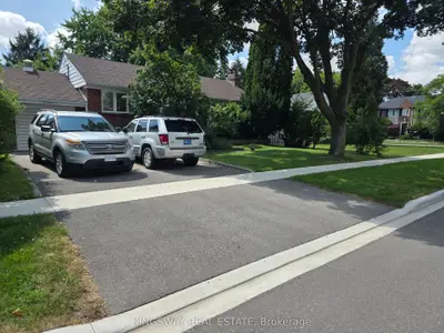 18 Blaketon Road, Toronto, On M9b 4w1