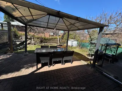 258 La Rose Avenue, Toronto, On M9p 1b7