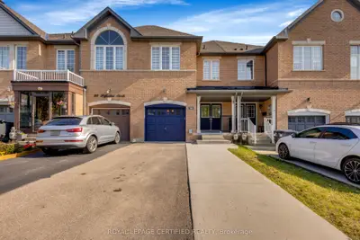 56 Pefferlaw Circle, Brampton, On L6y 0k1