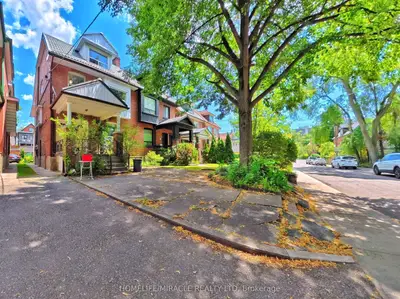 121 Medland Street, Toronto, On M6p 2n4