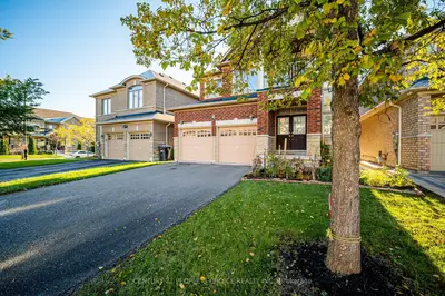 7 Toddville Road, Brampton, On L6p 3j2