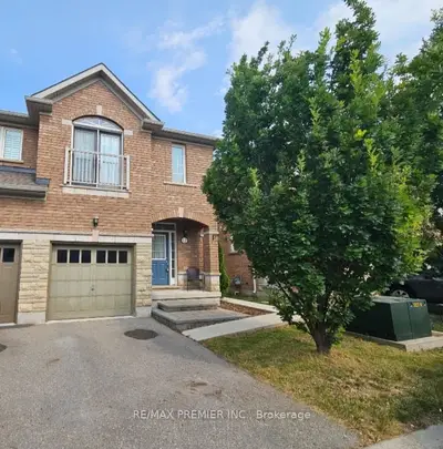 Att/Row/Townhouse in Milton