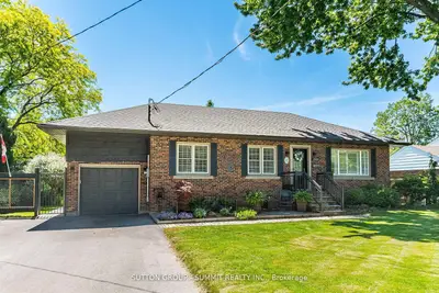 Detached in Burlington