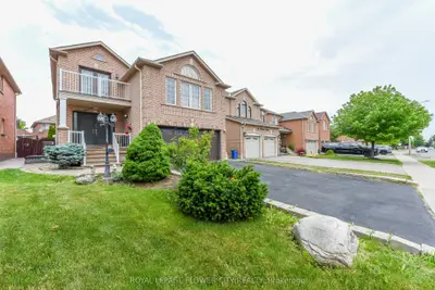 46 Pertosa Drive, Brampton, On L6x 4w8