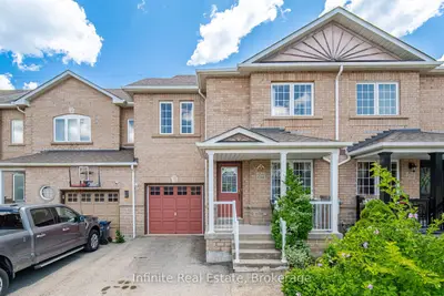 Att/Row/Townhouse in Mississauga
