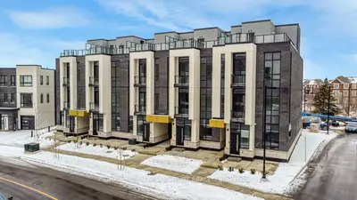 Condo Townhouse in Oakville