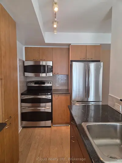 1040 The Queensway Avenue 713, Toronto, On M8z 0a7