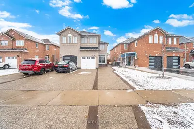 28 Mount Fuji Crescent, Brampton, On L6r 2l3