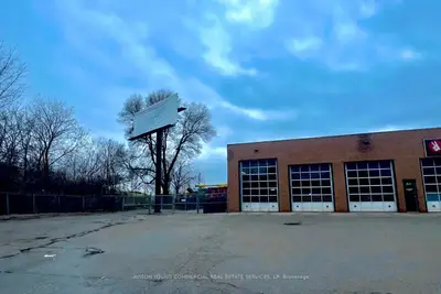 1810 Wilson Avenue, Toronto, On M3l 1a7