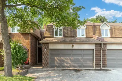 Condo Townhouse in Mississauga
