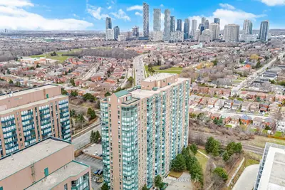 135 Hillcrest Avenue 203, Mississauga, On L5b 4b1