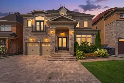 118 Coastline Drive, Brampton, On L6y 0s4