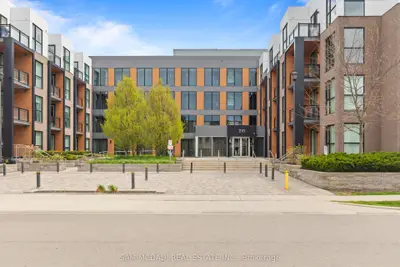 Condo Apartment in Oakville