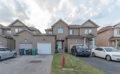 Att/Row/Townhouse in Brampton