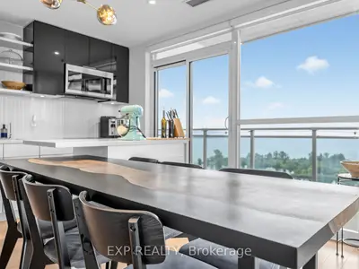 33 Shore Breeze Drive 1910, Toronto, On M8v 0g1
