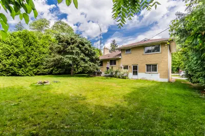 227 Lakeshore Road W Unit #2, Oakville, On L6k 1e9