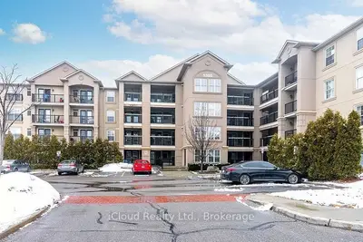 Condo Apartment in Milton
