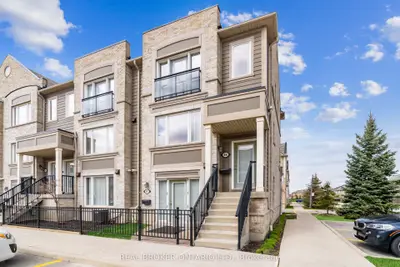 Condo Townhouse in Mississauga