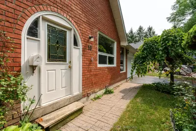 10 Lennox Court, Brampton, On L6z 1v9