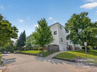 Condo Townhouse in Oakville