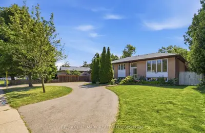 1392 Rebecca Street, Oakville, On L6l 1z5