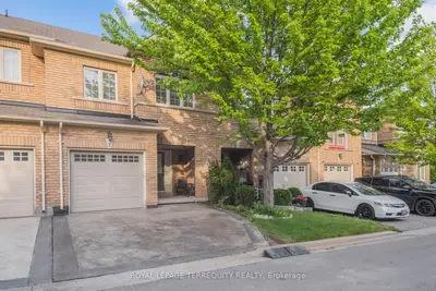 7 Bamboo Grove, Brampton, On L6r 0l9