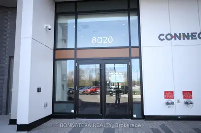 Condo Apartment in Milton