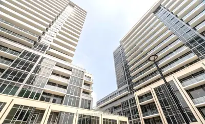 Condo Apartment in Milton
