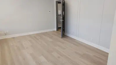 1150 Eglinton Avenue E 210, Mississauga, On L4w 2m6