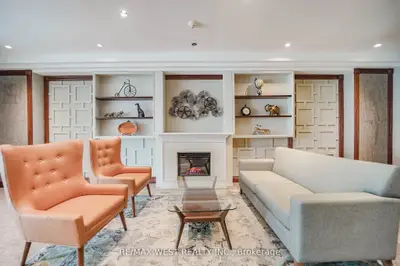 190 Manitoba Street 309, Toronto, On M8y 3y8