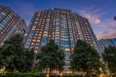 Condo Apartment in Mississauga