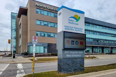 3075 Hospital Gate 424, Oakville, On L6m 1m1