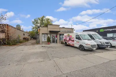 8 Six Point Road, Toronto, On M8z 2w8