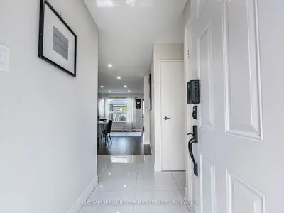 180 Mississauga Valley Boulevard 124, Mississauga, On L5a 3m2