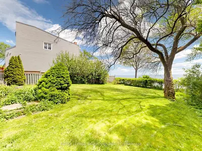 2094 Water's Edge Drive, Oakville, On L6l 1a4
