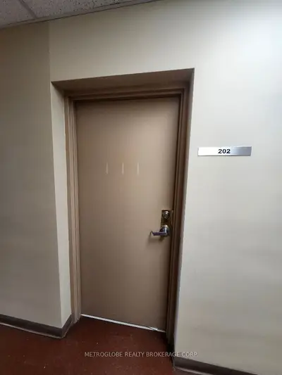 2399 Cawthra Road 202, Mississauga, On L5a 2w9