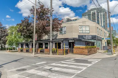 1444 Dupont Street, Toronto, On M6p 4h3