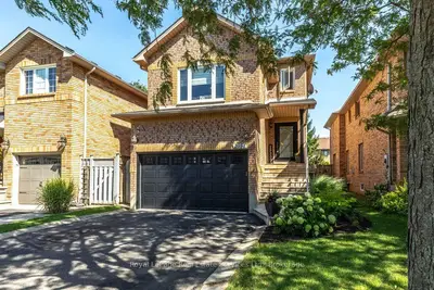 Detached in Oakville