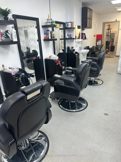 32 Dundas Street E 2, Mississauga, On L5a 1v9