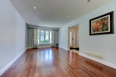 868 Kowal Drive, Mississauga, On L5h 3t4